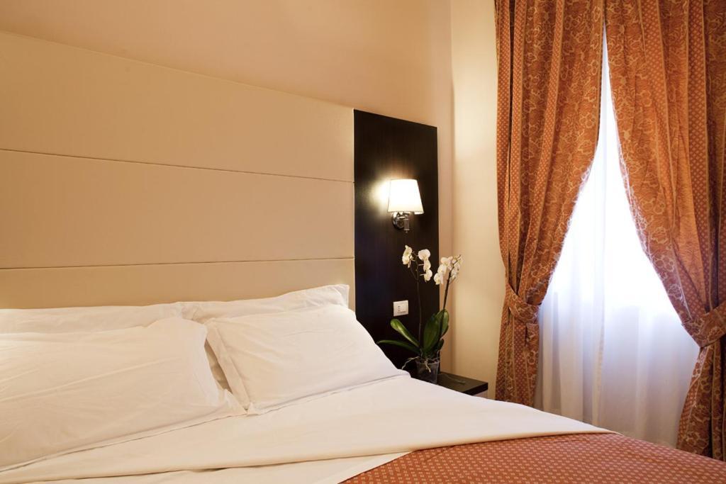 Hotel Ducale Rzym Pokój zdjęcie